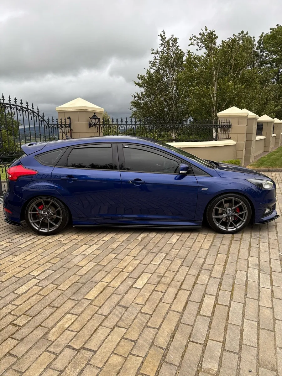 2017 Ford Focus - Image 5