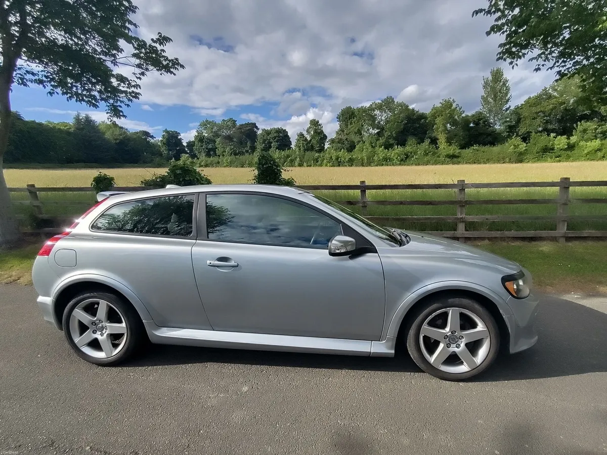 Volvo C30 2008 1.8F, R-Design, Inscription color - Image 1