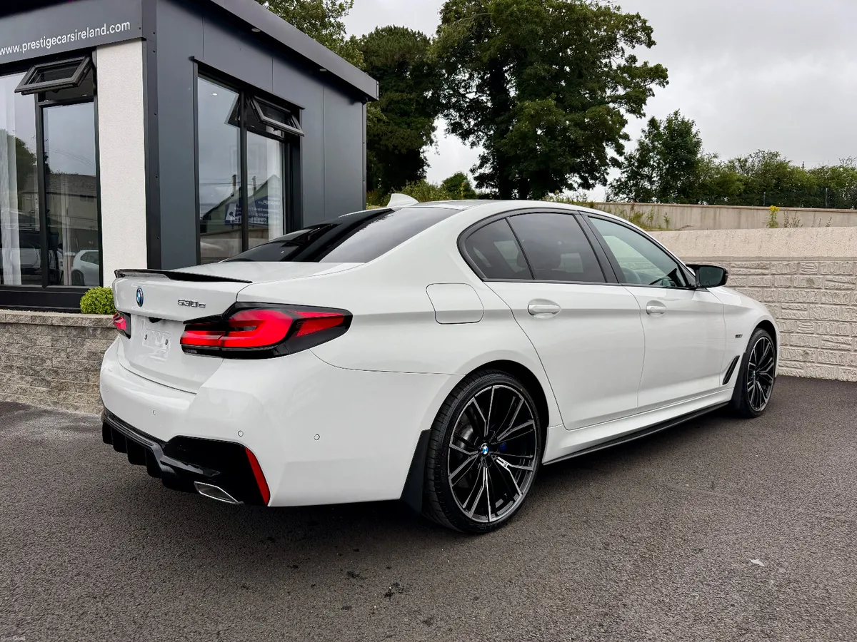 221 BMW 530E M SPORT,M PERFORMANCE KIT,ALPINEWHITE - Image 6
