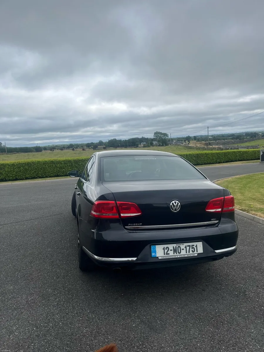 Volkswagen Passat low mileage - Image 4