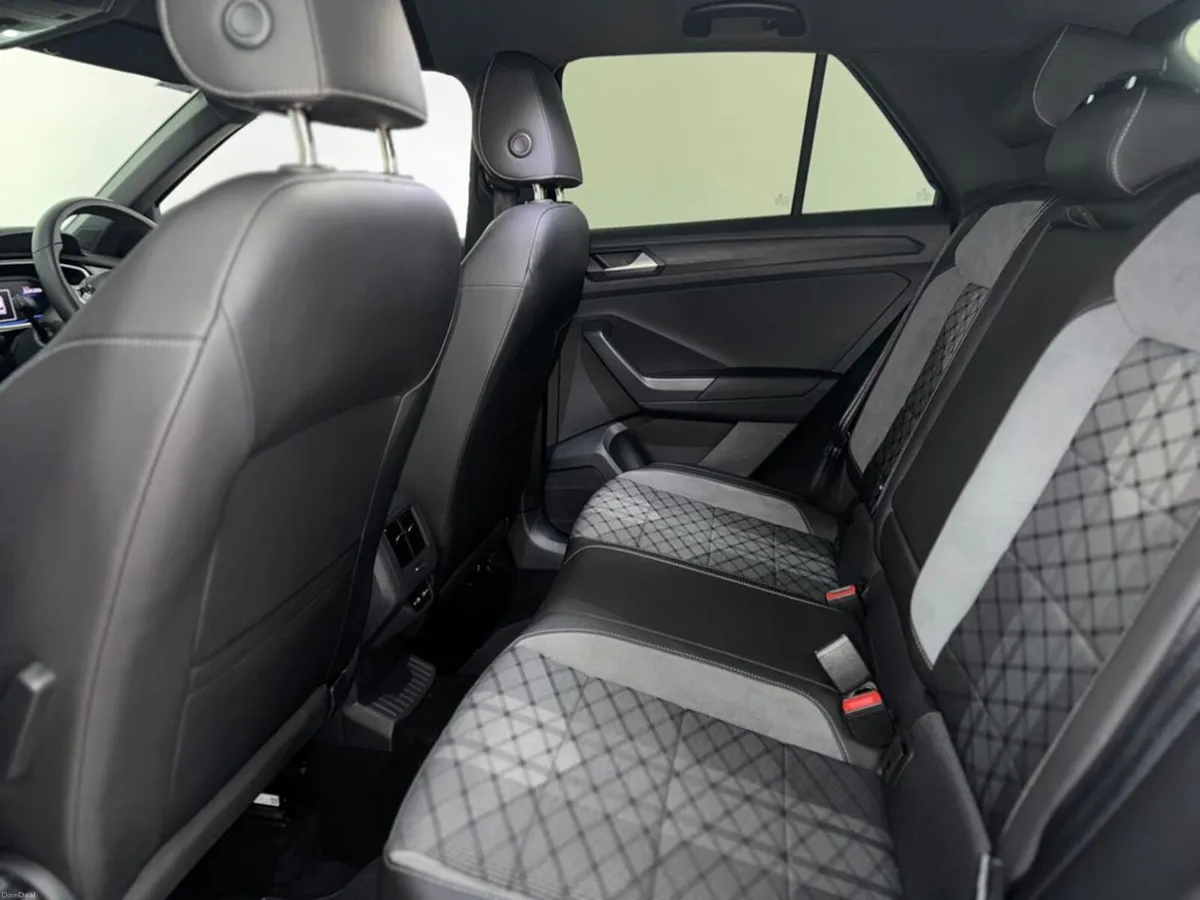 Volkswagen T-Roc R LINE 1.0 TSI M6F 110HP 5DR - Image 4