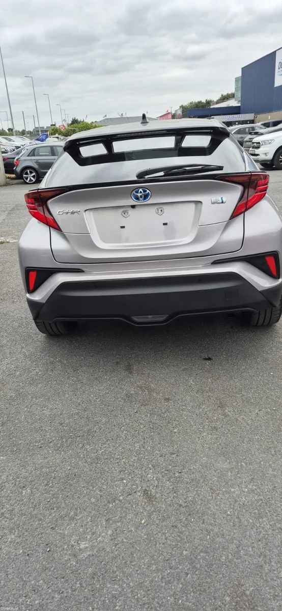 TOYOTA C-HR G - Leather Specs - Image 6