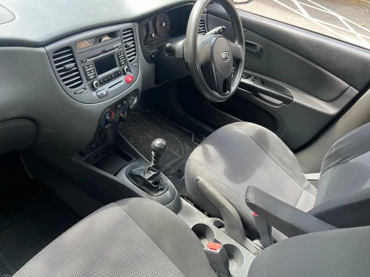 Kia Rio 138 kms - Image 4
