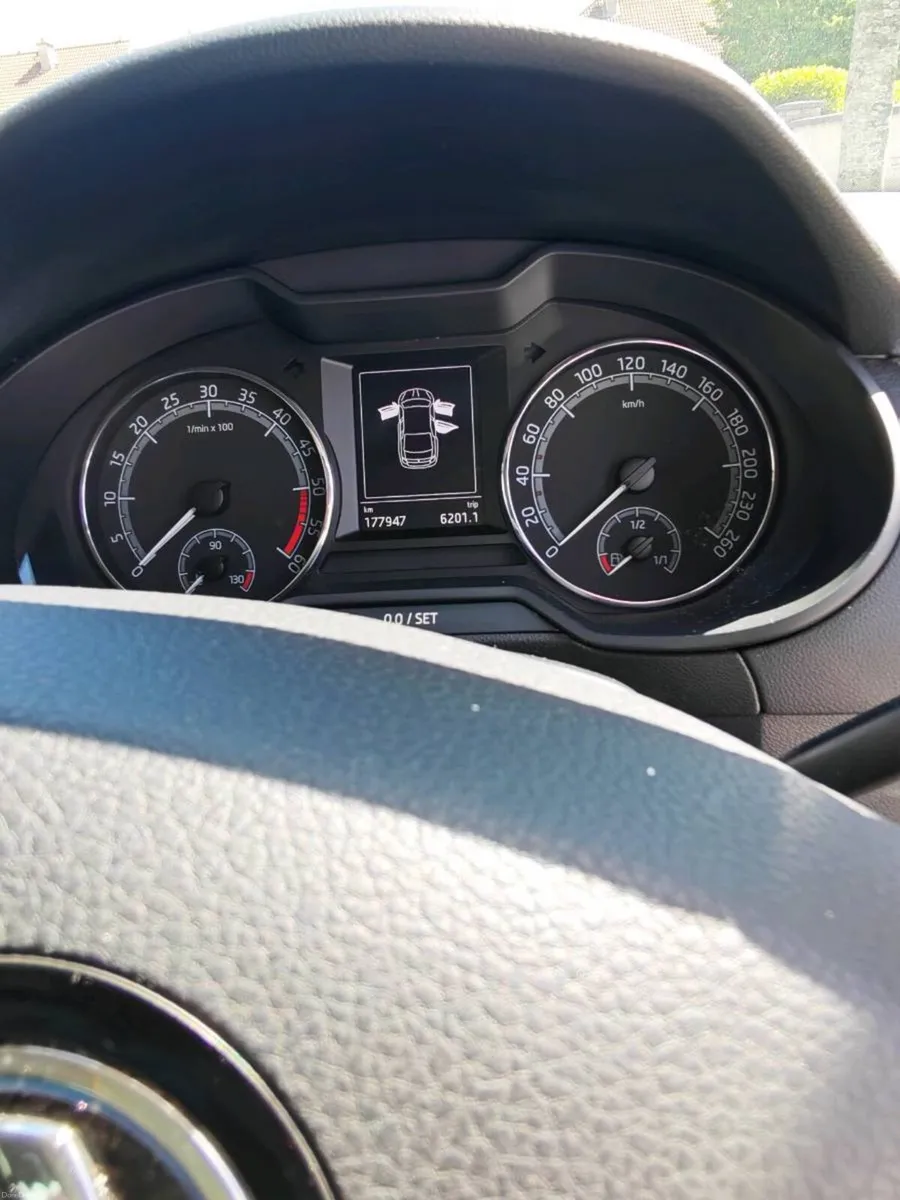 Car - Image 5