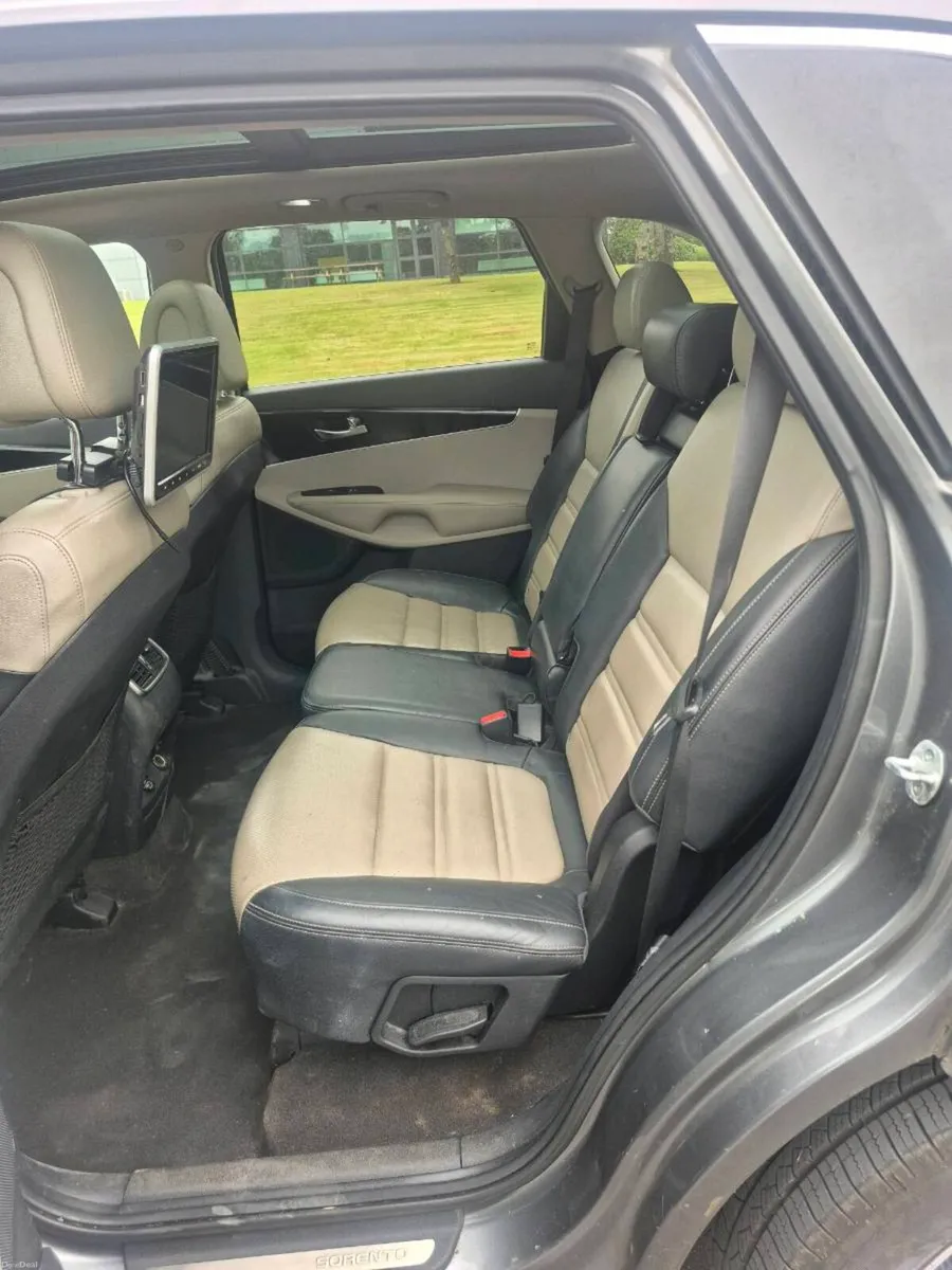 2015 Kia sorento 2.2 7 seater - Image 6