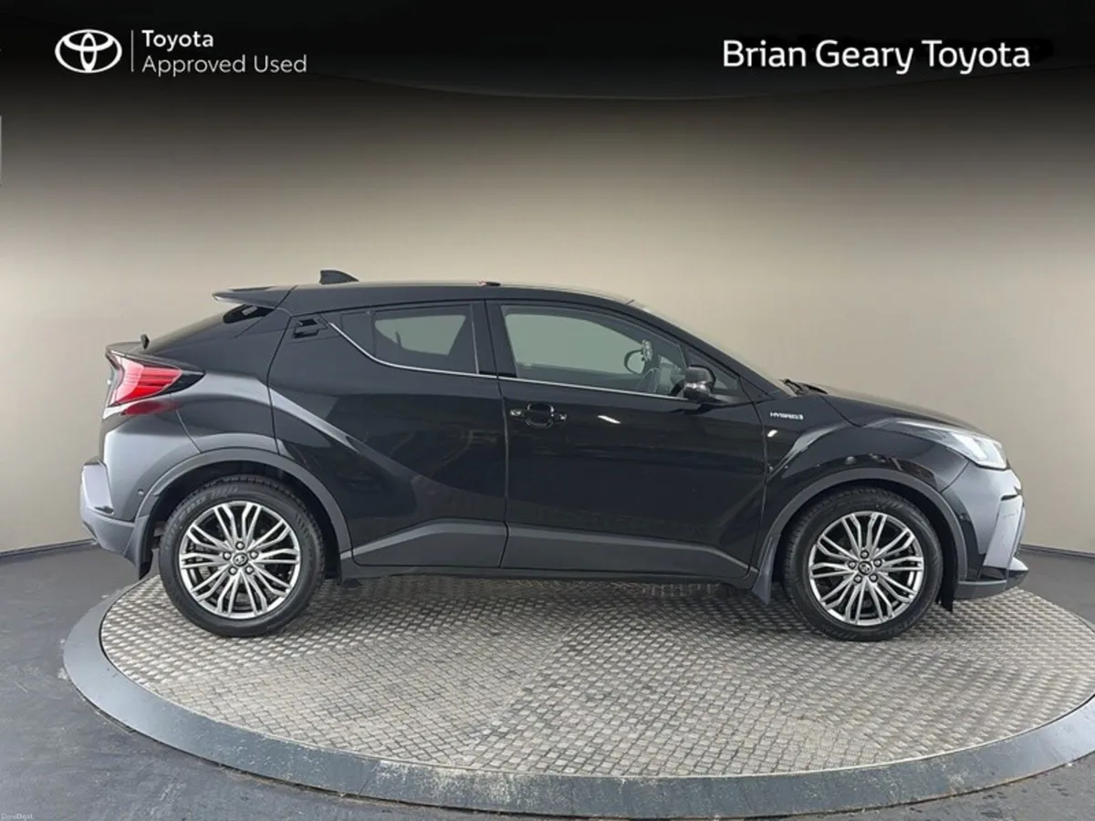 Toyota C-HR HYBRID SOL - Image 3