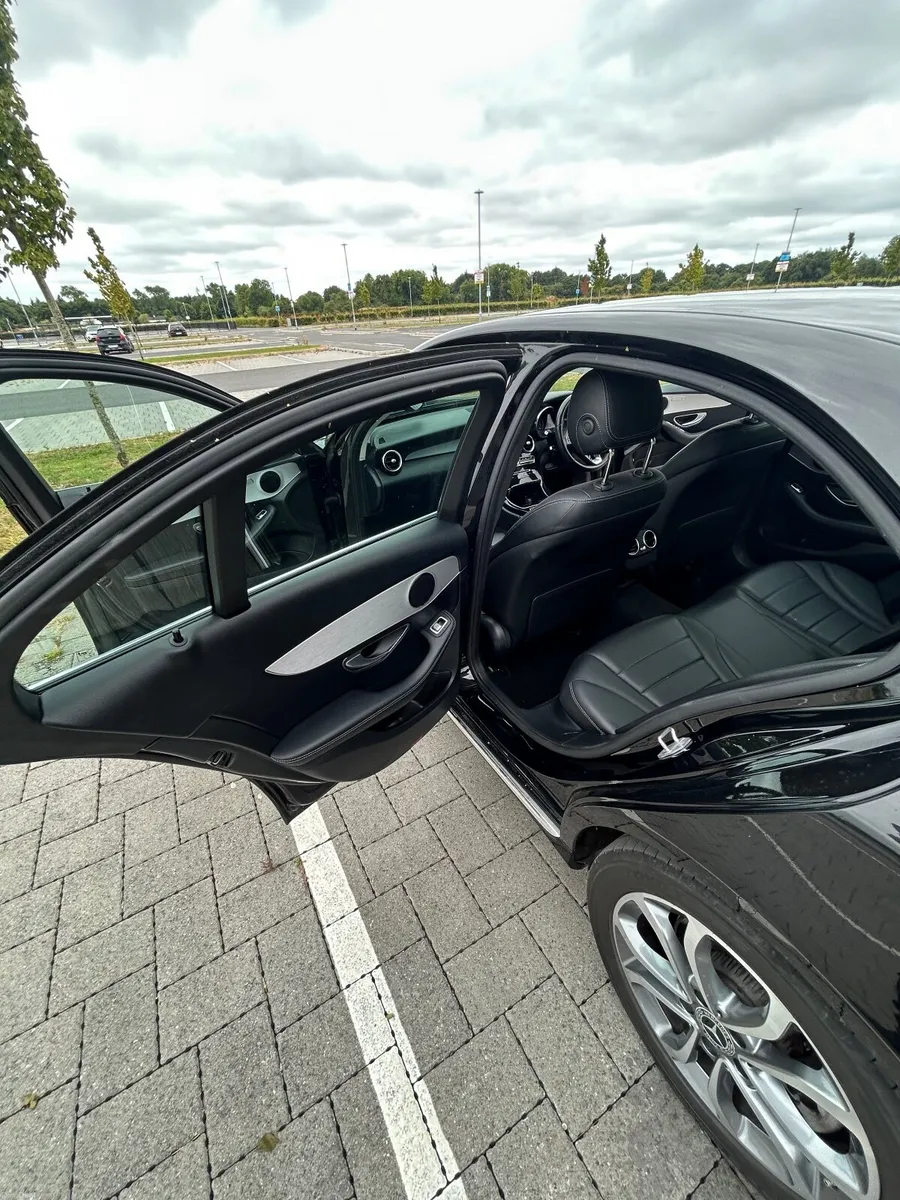 Mercedes-Benz C-Class 2019 - Image 3