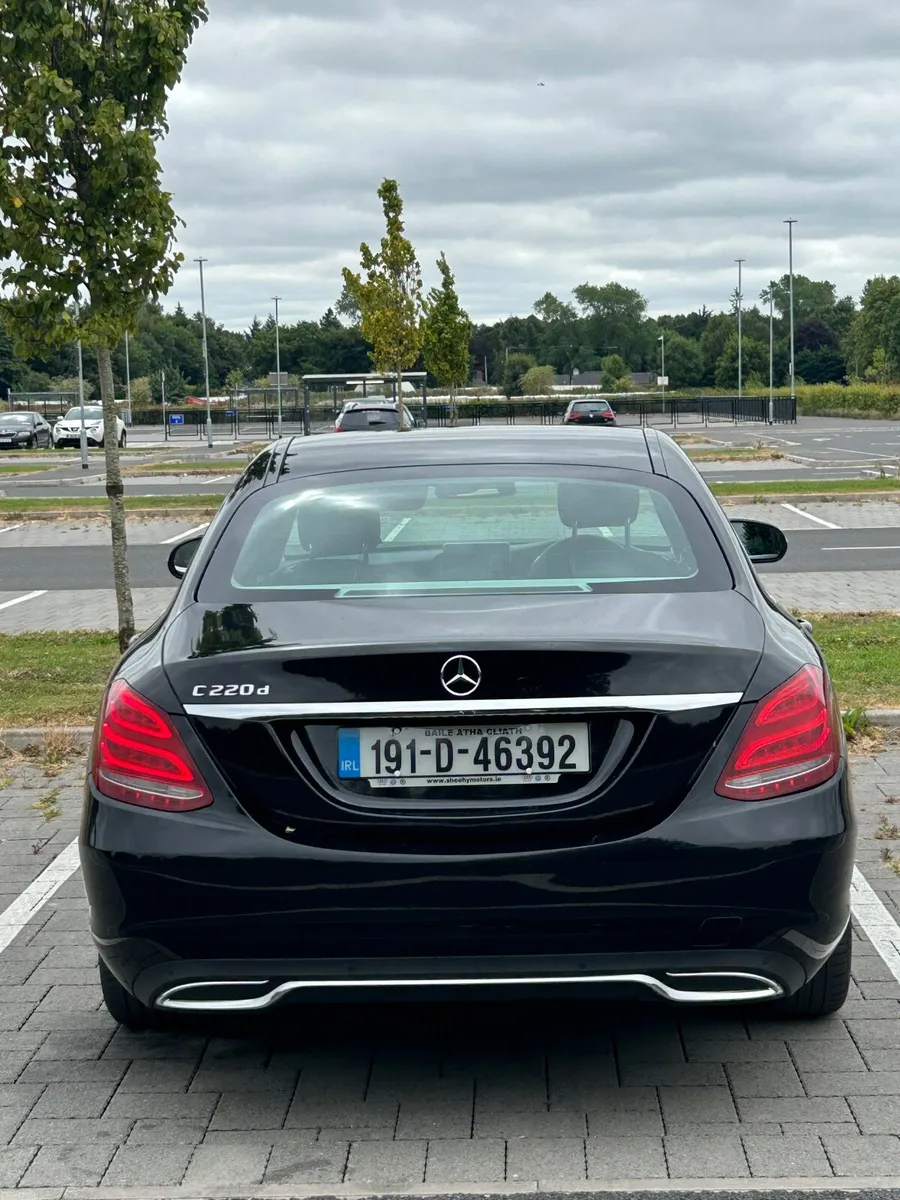 Mercedes-Benz C-Class 2019 - Image 5
