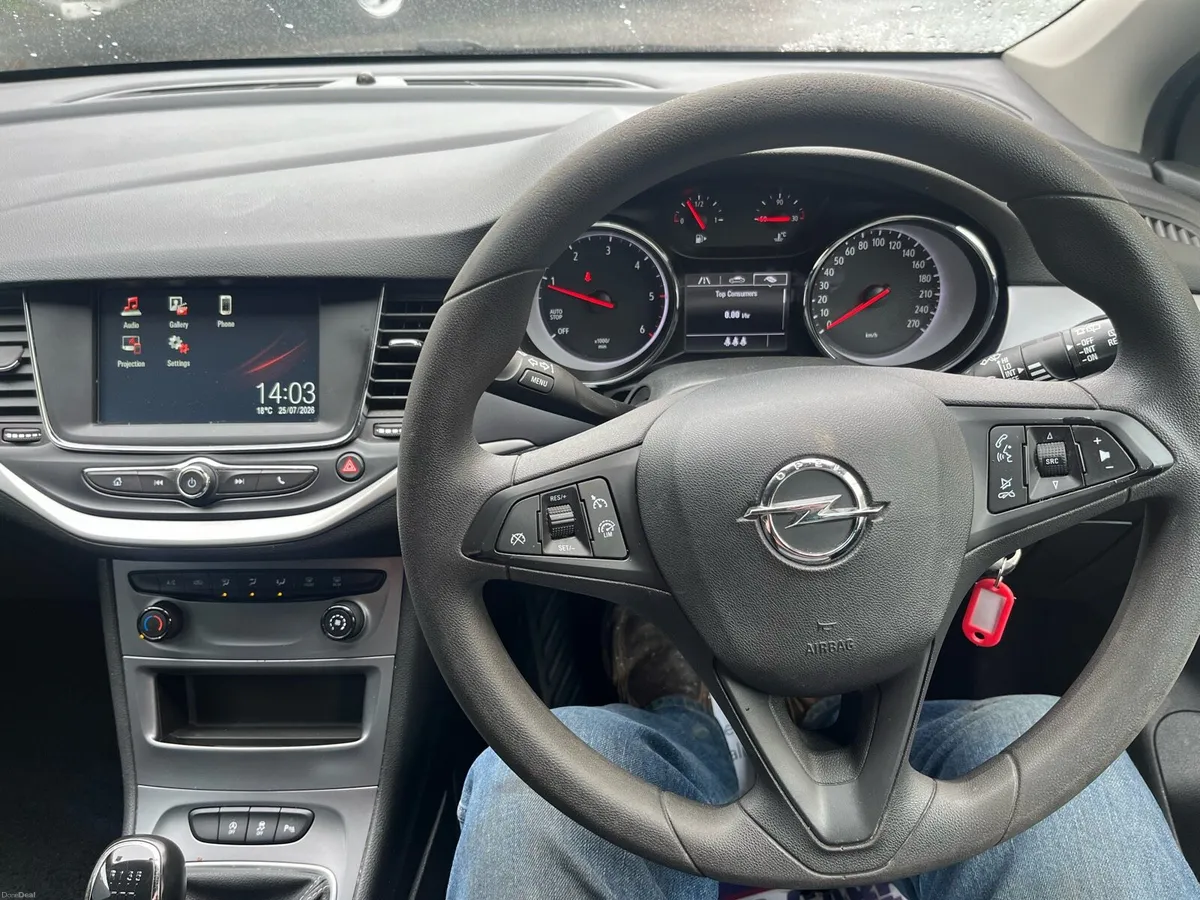 Opel Astra 1.6D 2019 - Image 2