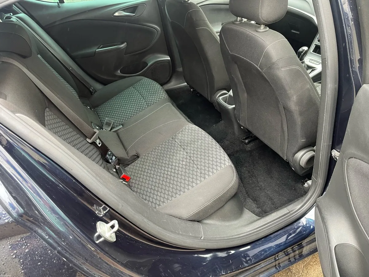 Opel Astra 1.6D 2019 - Image 3