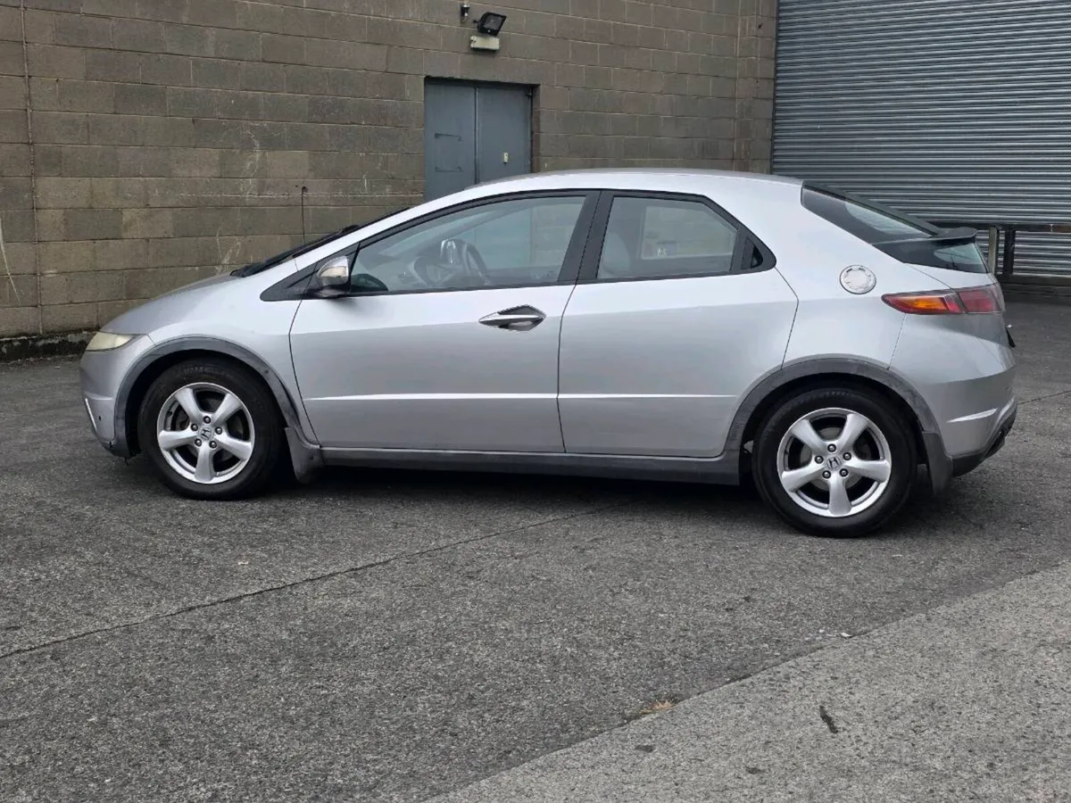 Honda Civic - Image 5