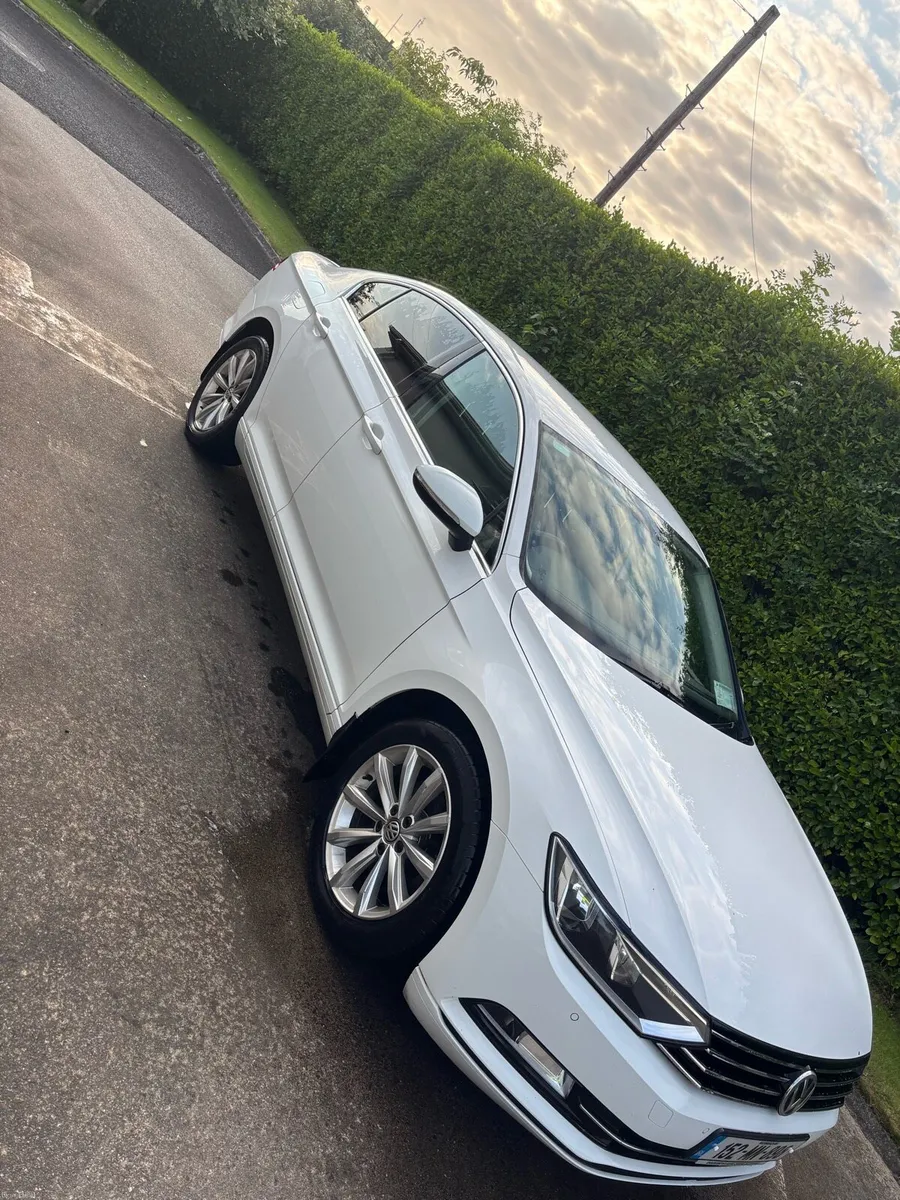 152 Volkswagen Passat - Image 2