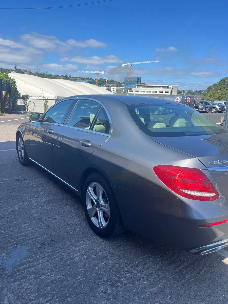 Mercedes-Benz E-Class 2018 - Image 2