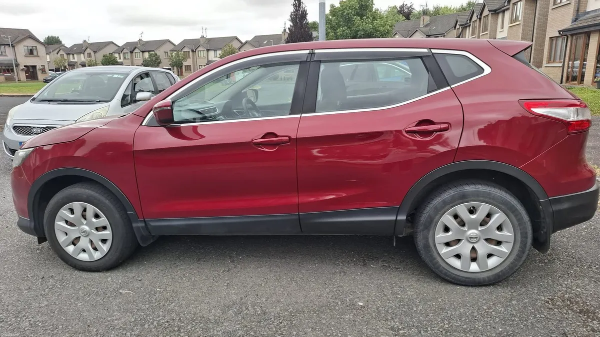 2015 Nissan Qashqai - low mileage,quick sale - Image 2