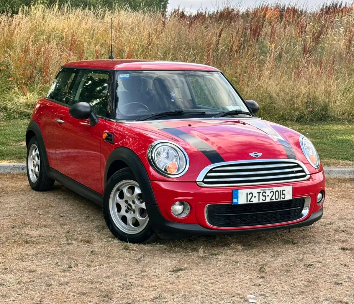 MINI One 1.6 D 3DR  // Reverse cam & car play - Image 3