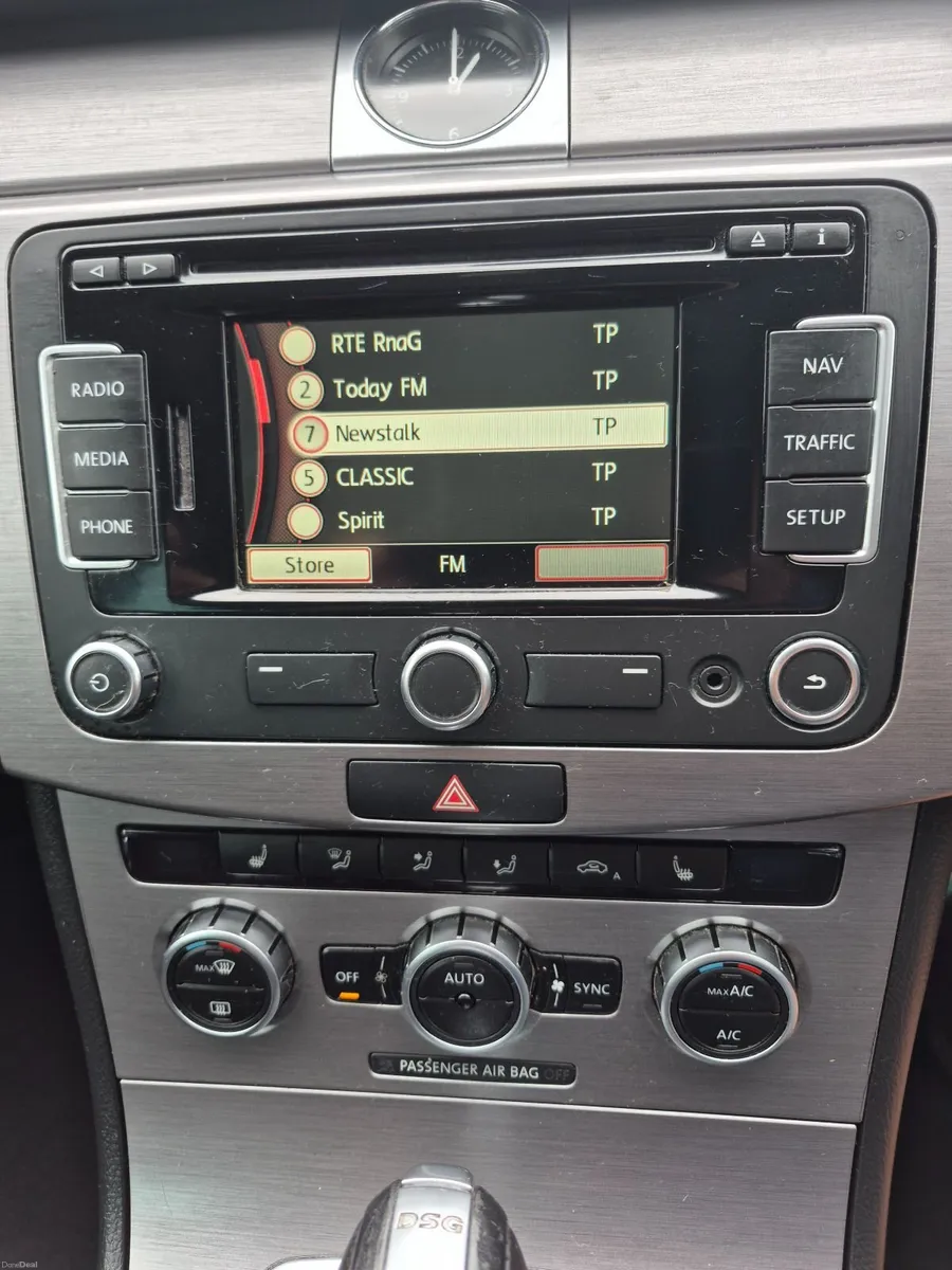 Volkswagen Passat 2014 Highline Automatic - Image 2