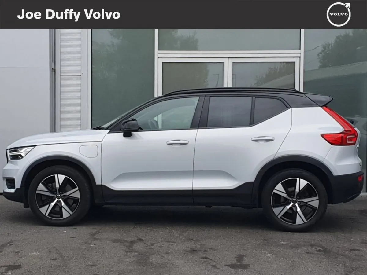 Volvo XC40 Xc40 R-Design T4 Recharge Auto  R-Desig - Image 3