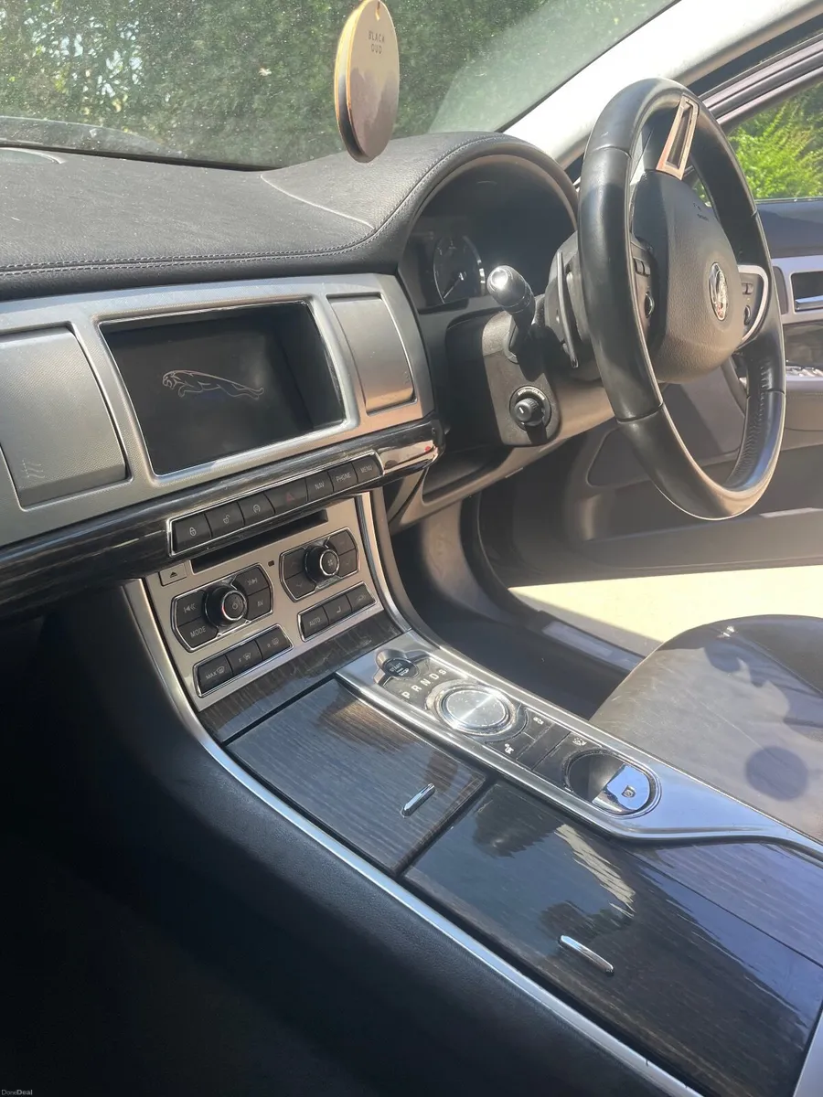 Jaguar XF 2015 - Image 5