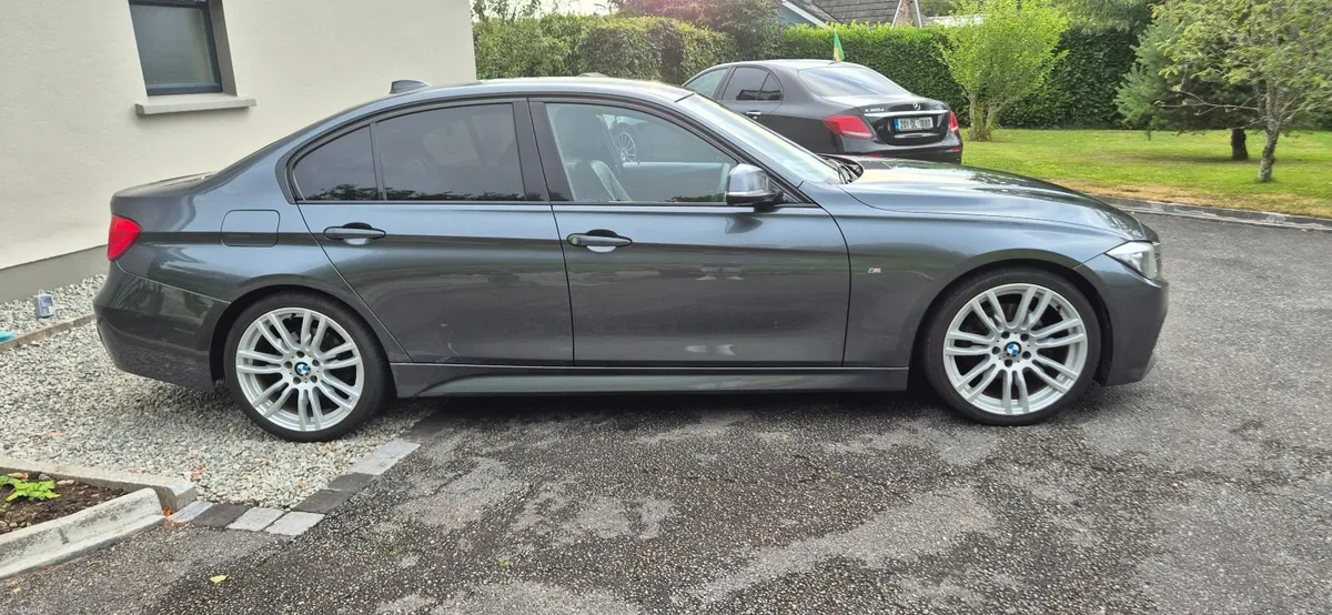 BMW 3-Series 2013 - Image 2