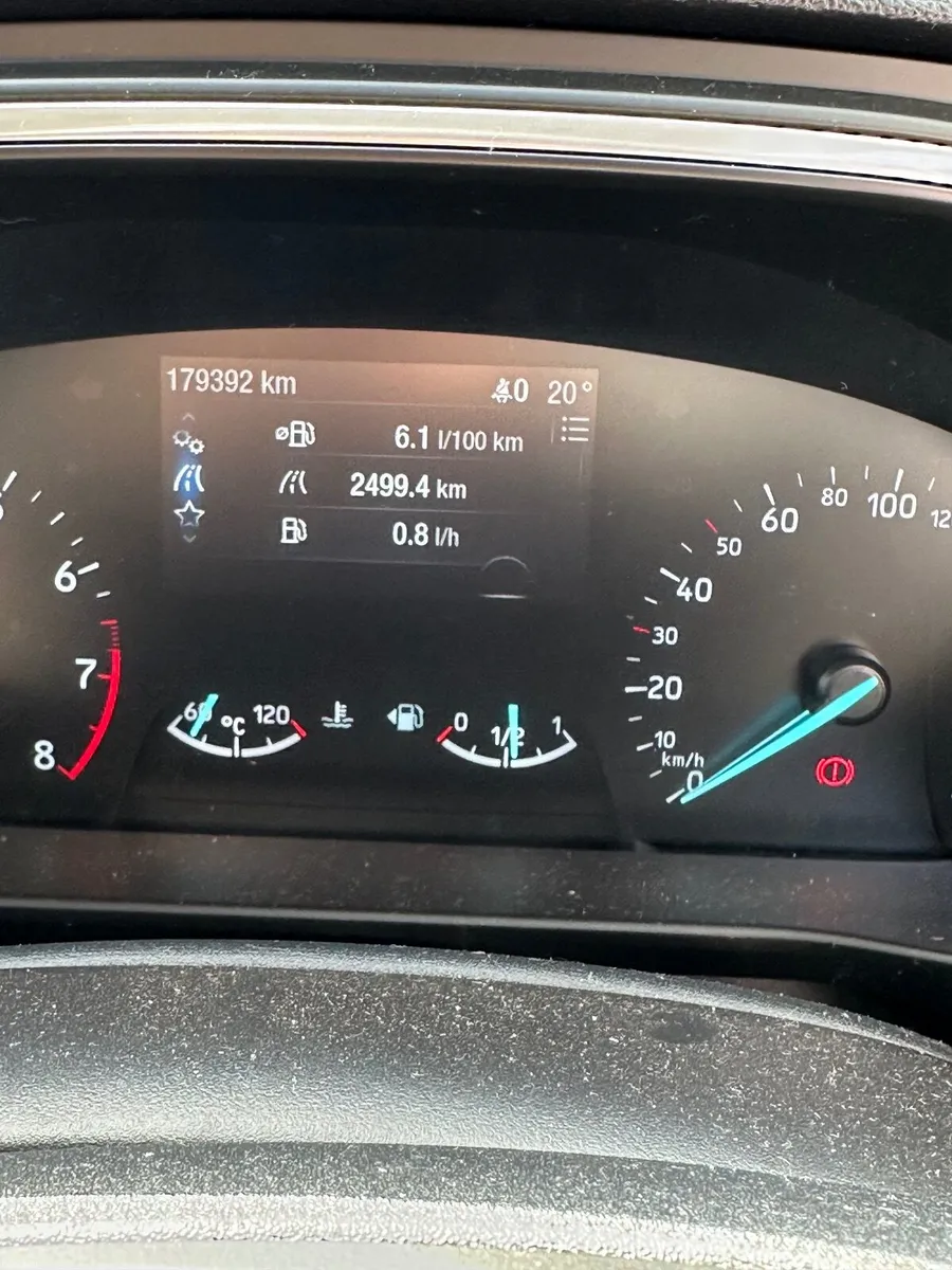 Ford Focus 2018 - Image 2
