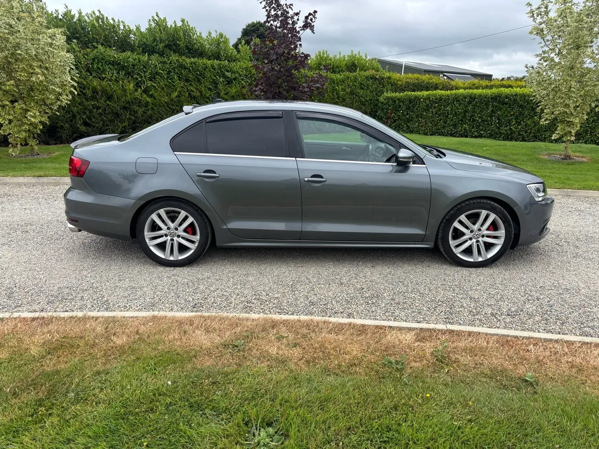 2017 VOLKSWAGEN JETTA 2LT HIGHLINE - Image 2