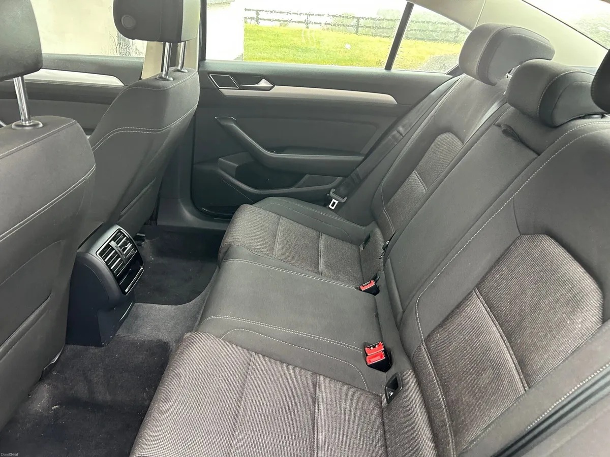 2015 Volkswagen Passat 2.0L TDI Bluemotion - Image 5