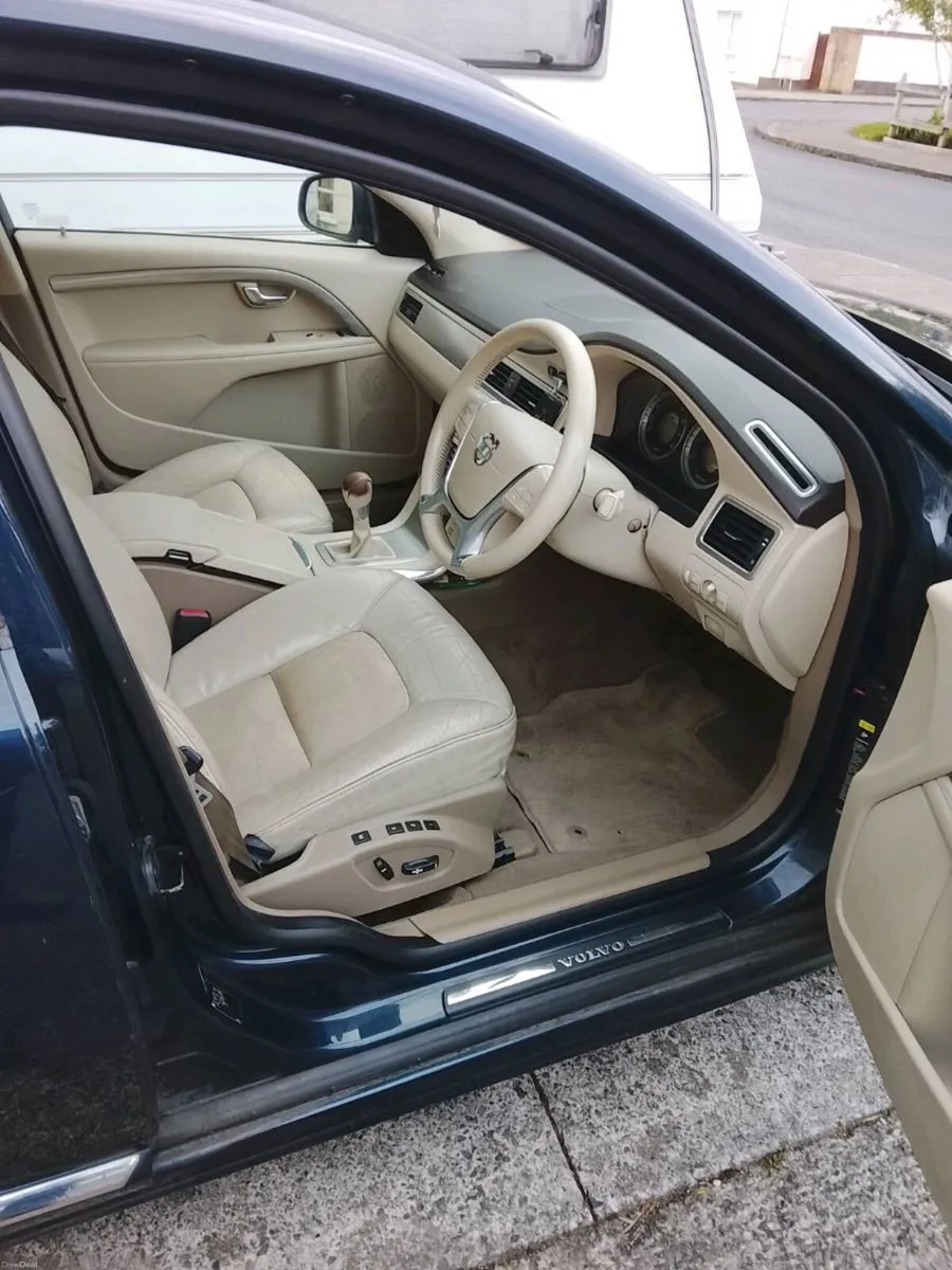 Car - Image 6