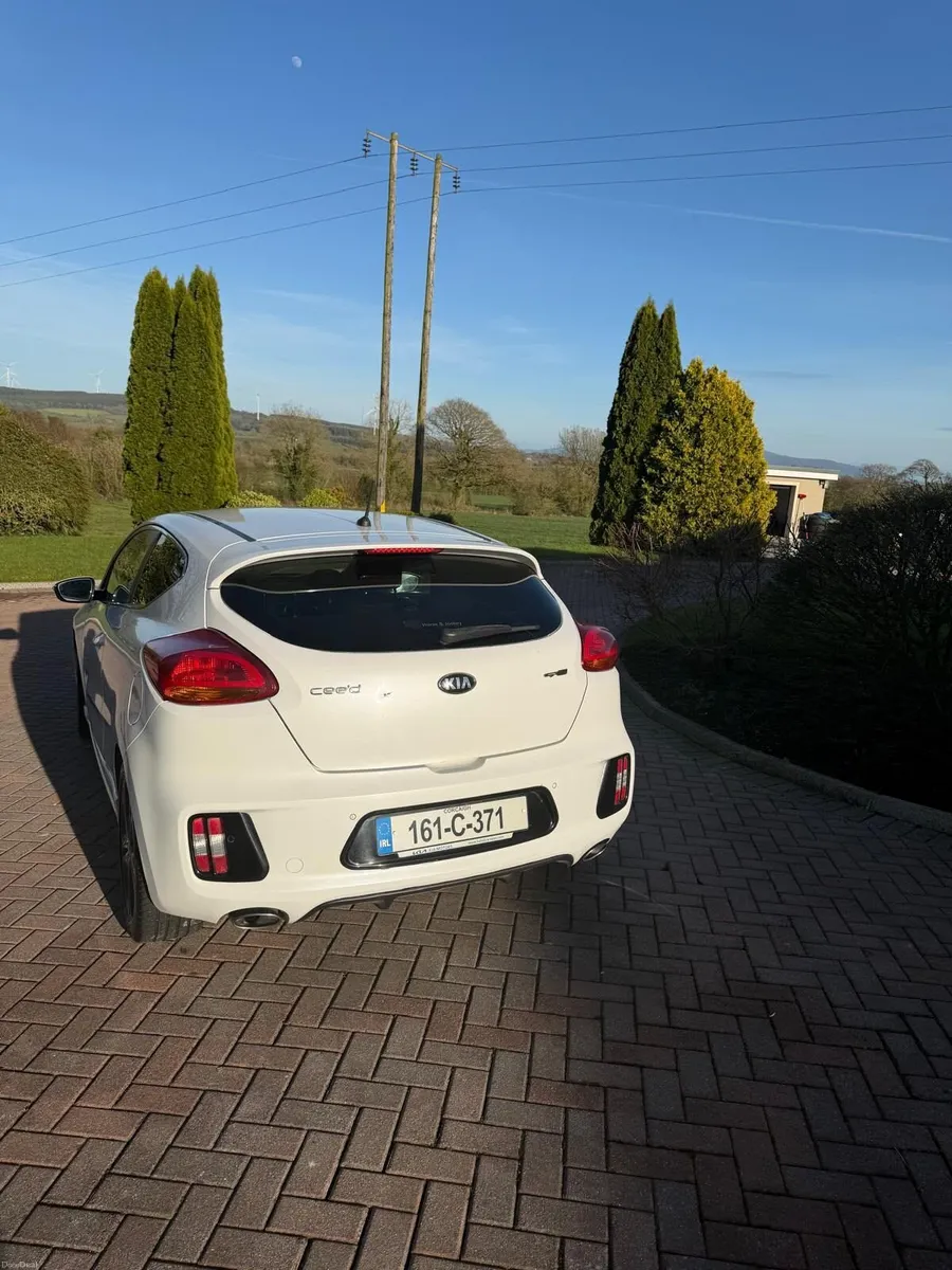 Kia ProCeed 2016 - Image 2