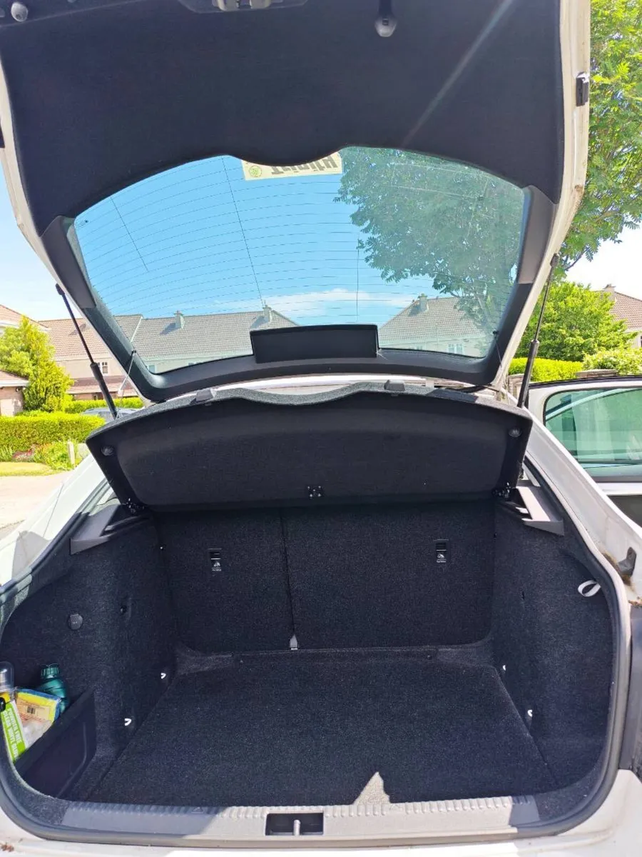 Car - Image 2