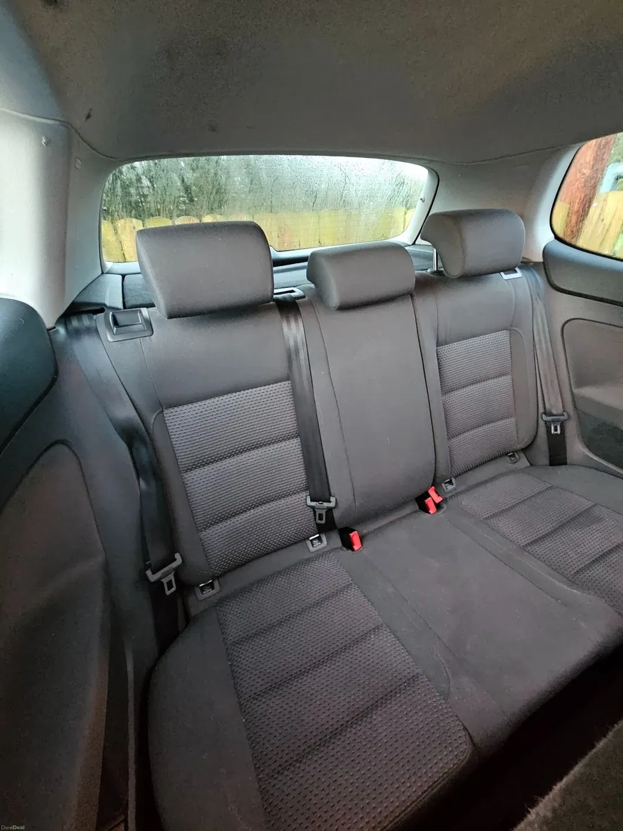 Volkswagen Golf 2009 - Image 2