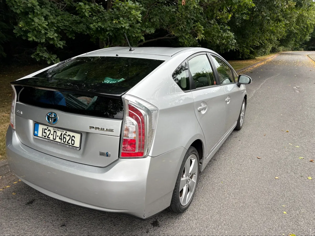 Toyota Prius 2015 - Image 1