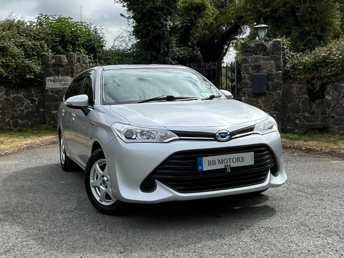 Toyota Corolla (fielder) 1.5 Hybrid . Automatic - Image 4