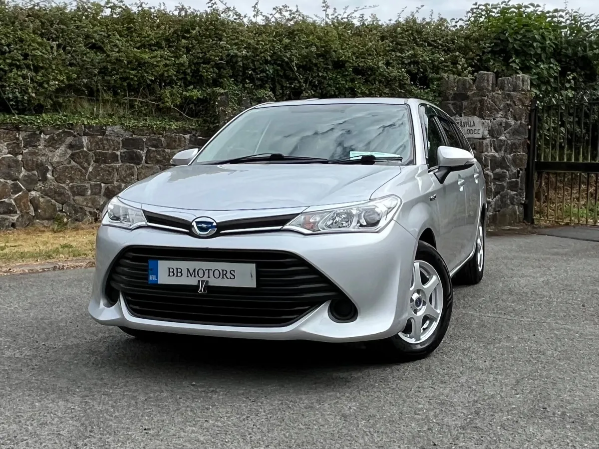 Toyota Corolla (fielder) 1.5 Hybrid . Automatic - Image 1