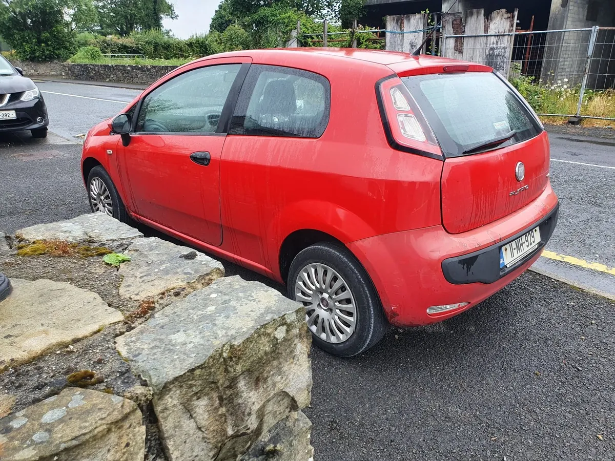 Fiat Punto 2011 - Image 2