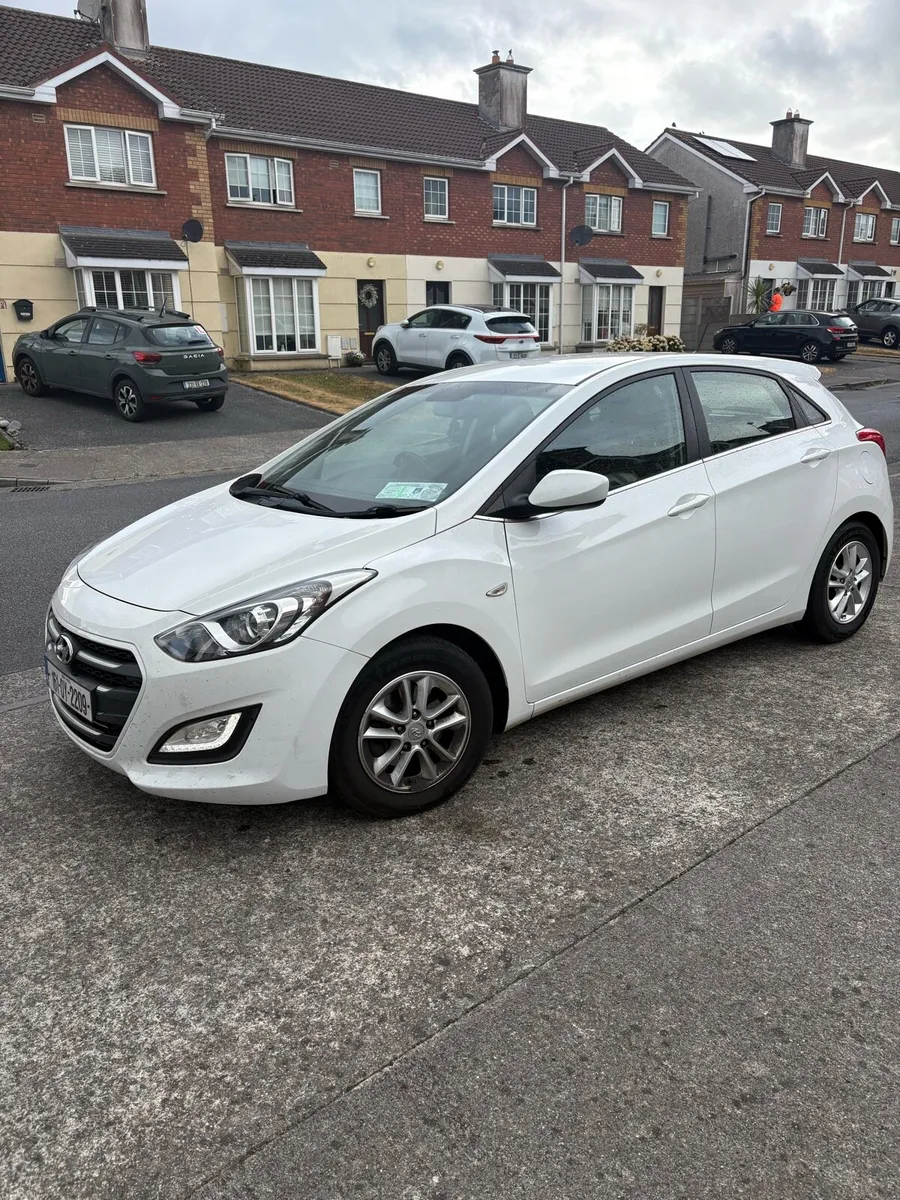 Hyundai i30 NCT till June 2027 - Image 1