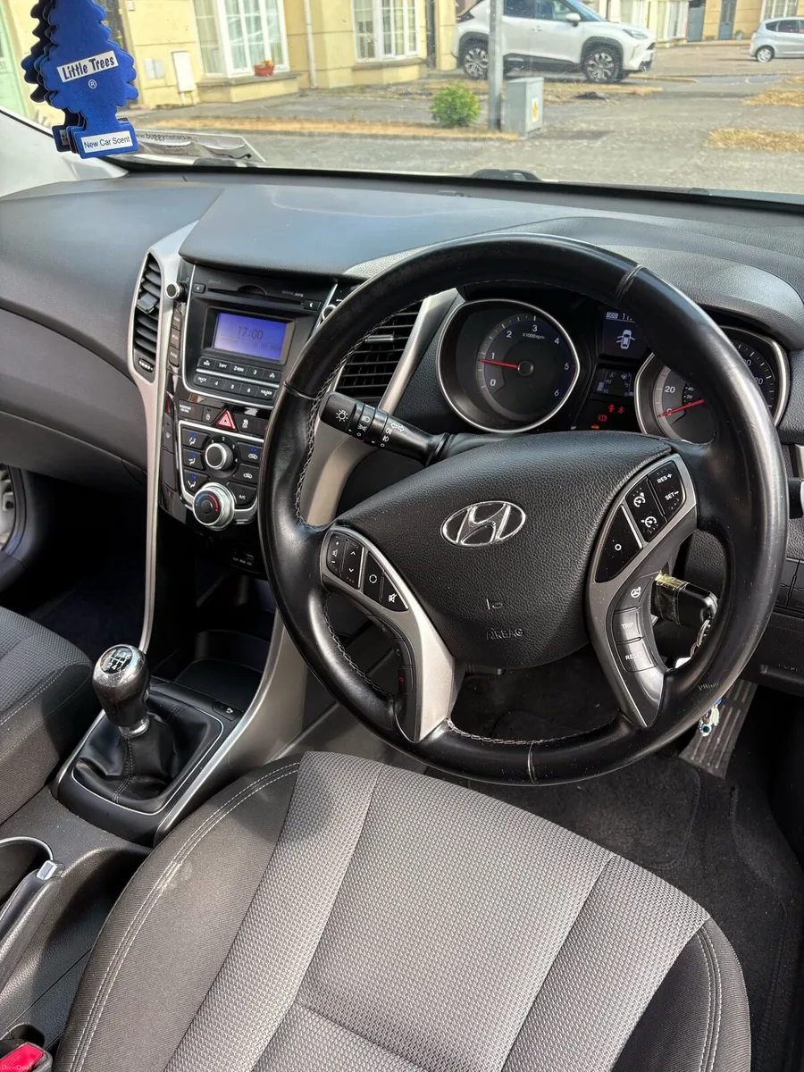 Hyundai i30 NCT till June 2027 - Image 3