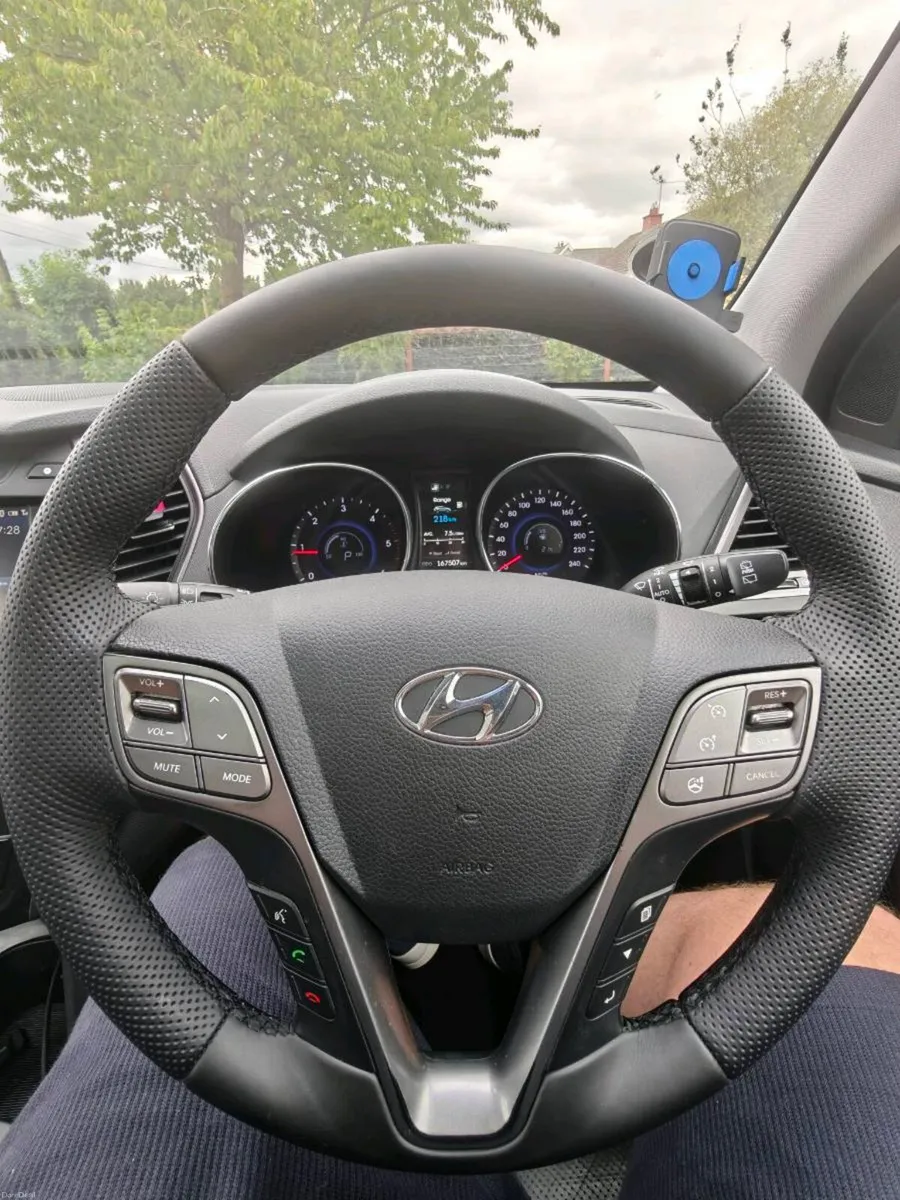 Hyundai Santa Fe 2.2 CRDi Premium Auto 4WD - Image 4