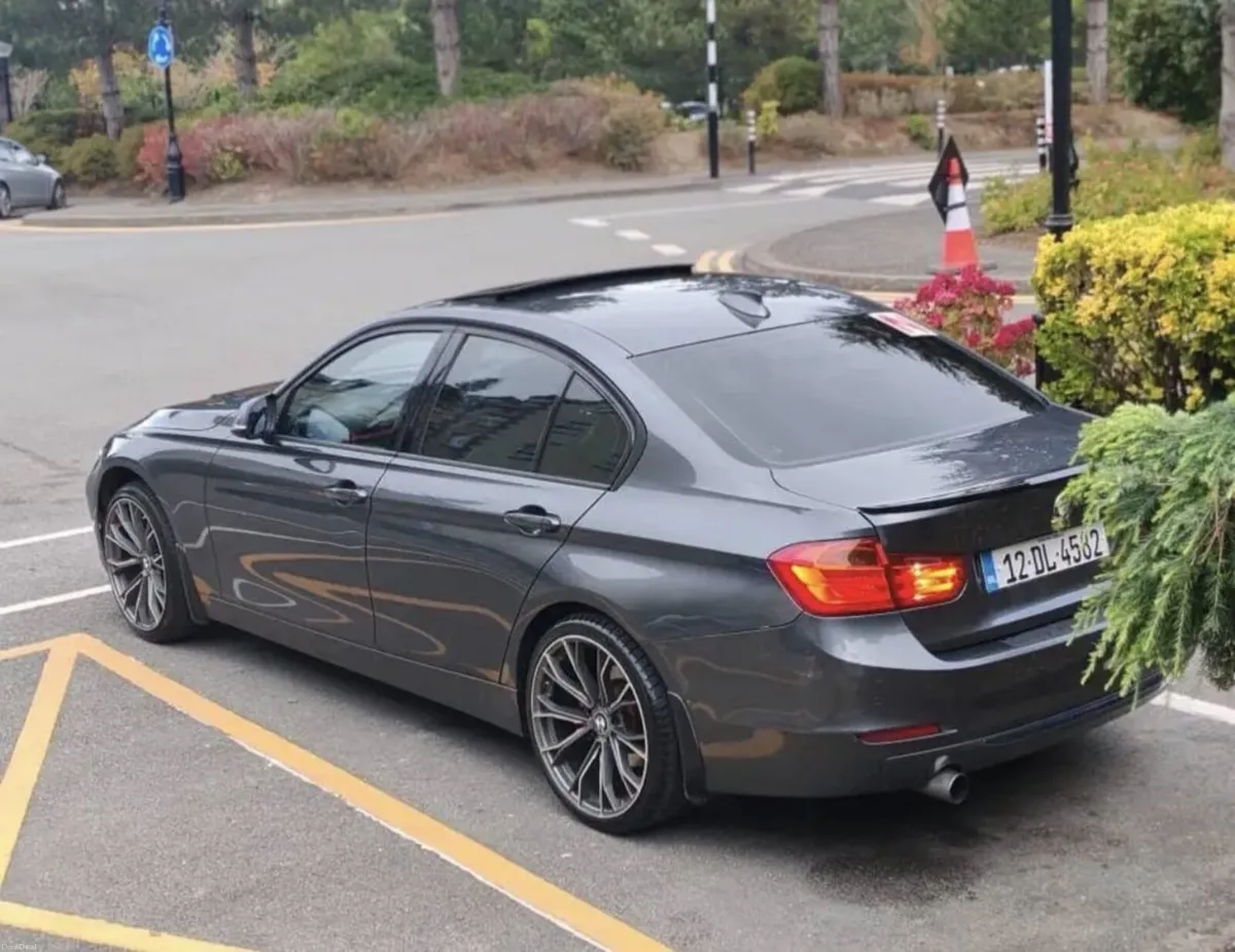 BMW 3-Series 2012 - Image 2