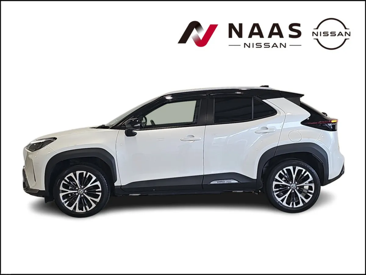 Toyota Yaris Cross 1.5 HYBRID SOL - Image 3