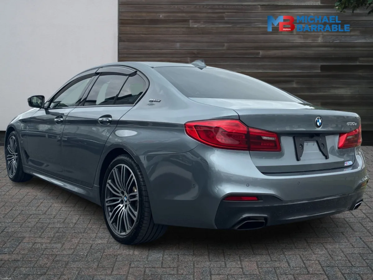 BMW 5-Series 2017 530E - M SPORT - *HIGH SPEC* - Image 3