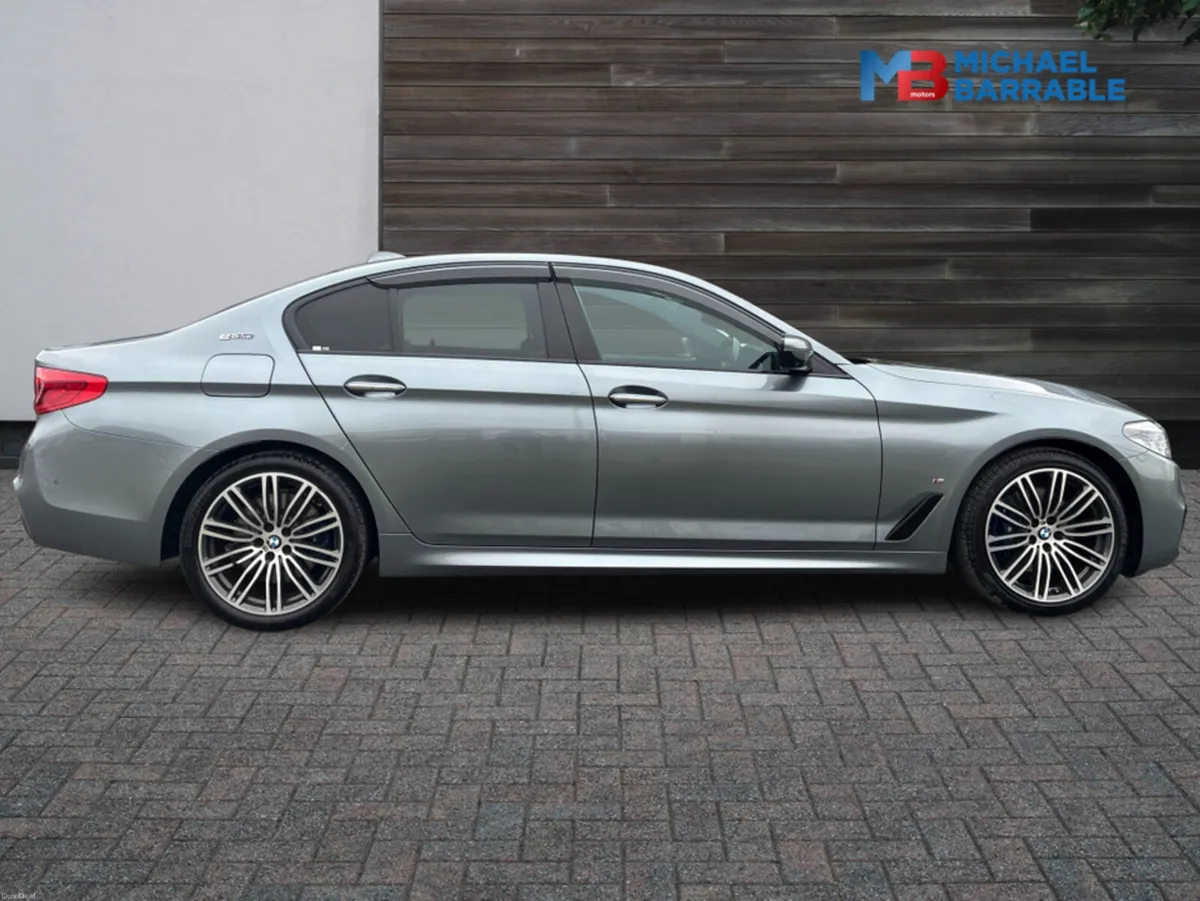 BMW 5-Series 2017 530E - M SPORT - *HIGH SPEC* - Image 4