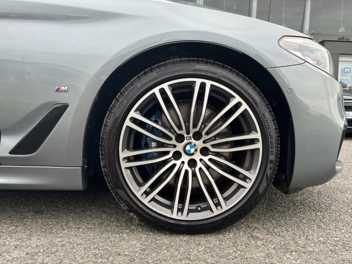 BMW 5-Series 2017 530E - M SPORT - *HIGH SPEC* - Image 5