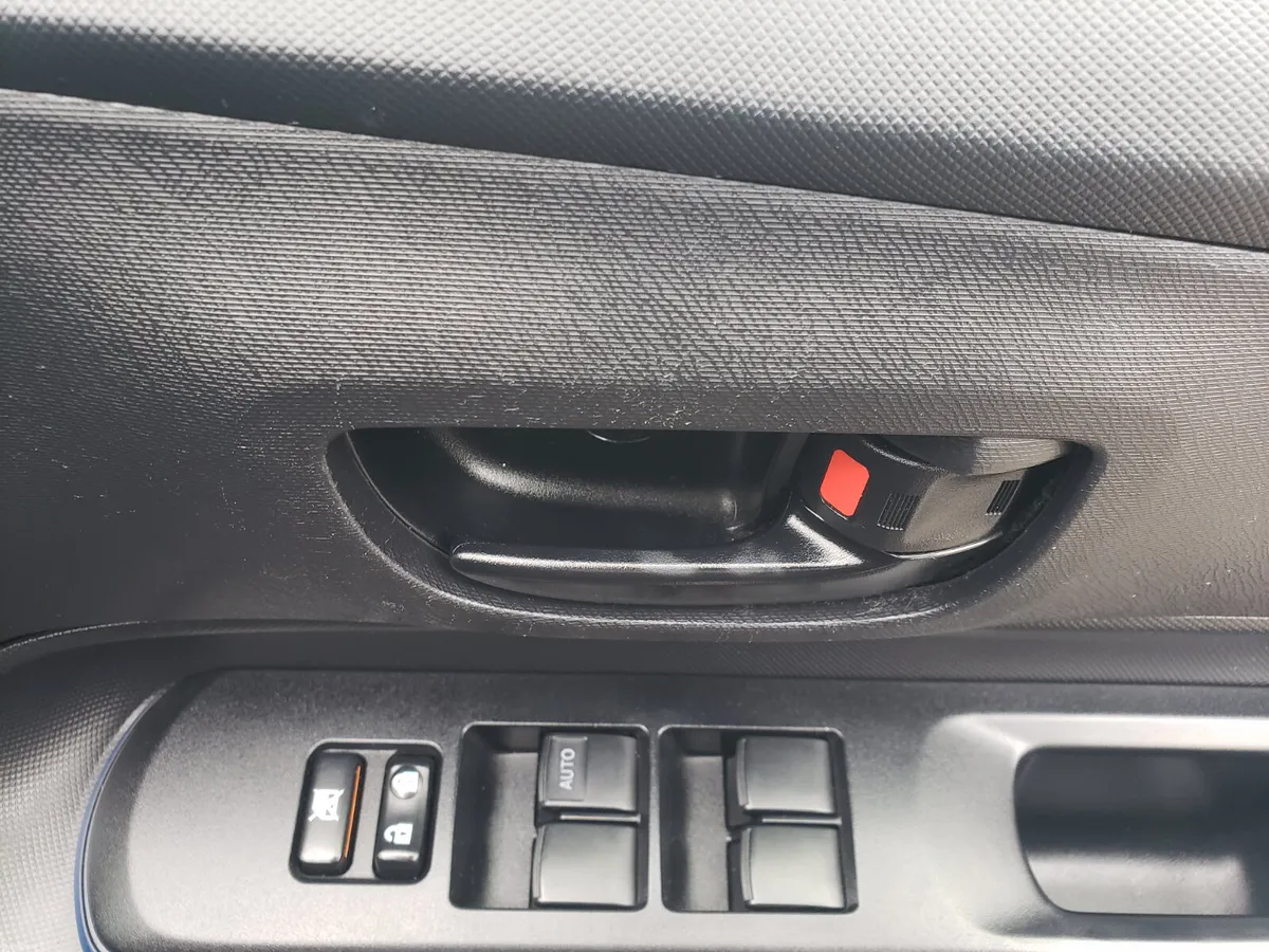 Toyota Aqua 2016 - Image 4