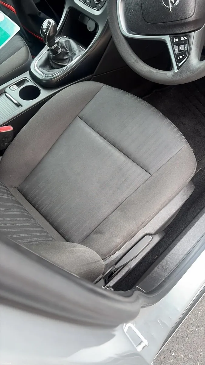 Opel Astra NEW NCT LOW KM - Image 4