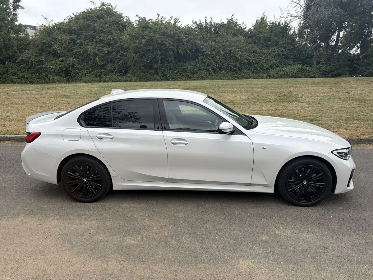 2020 BMW 330e M Sport - Image 3