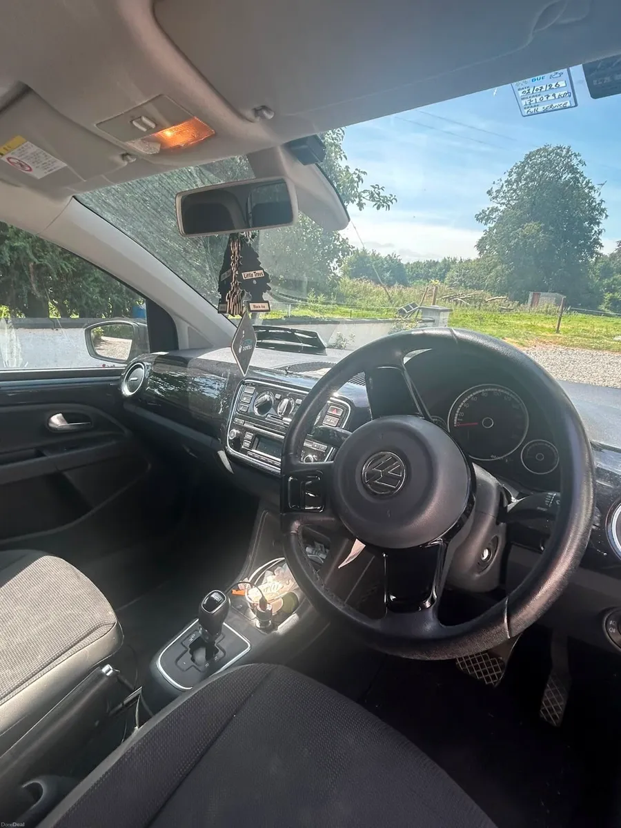 Volkswagen up - Image 3