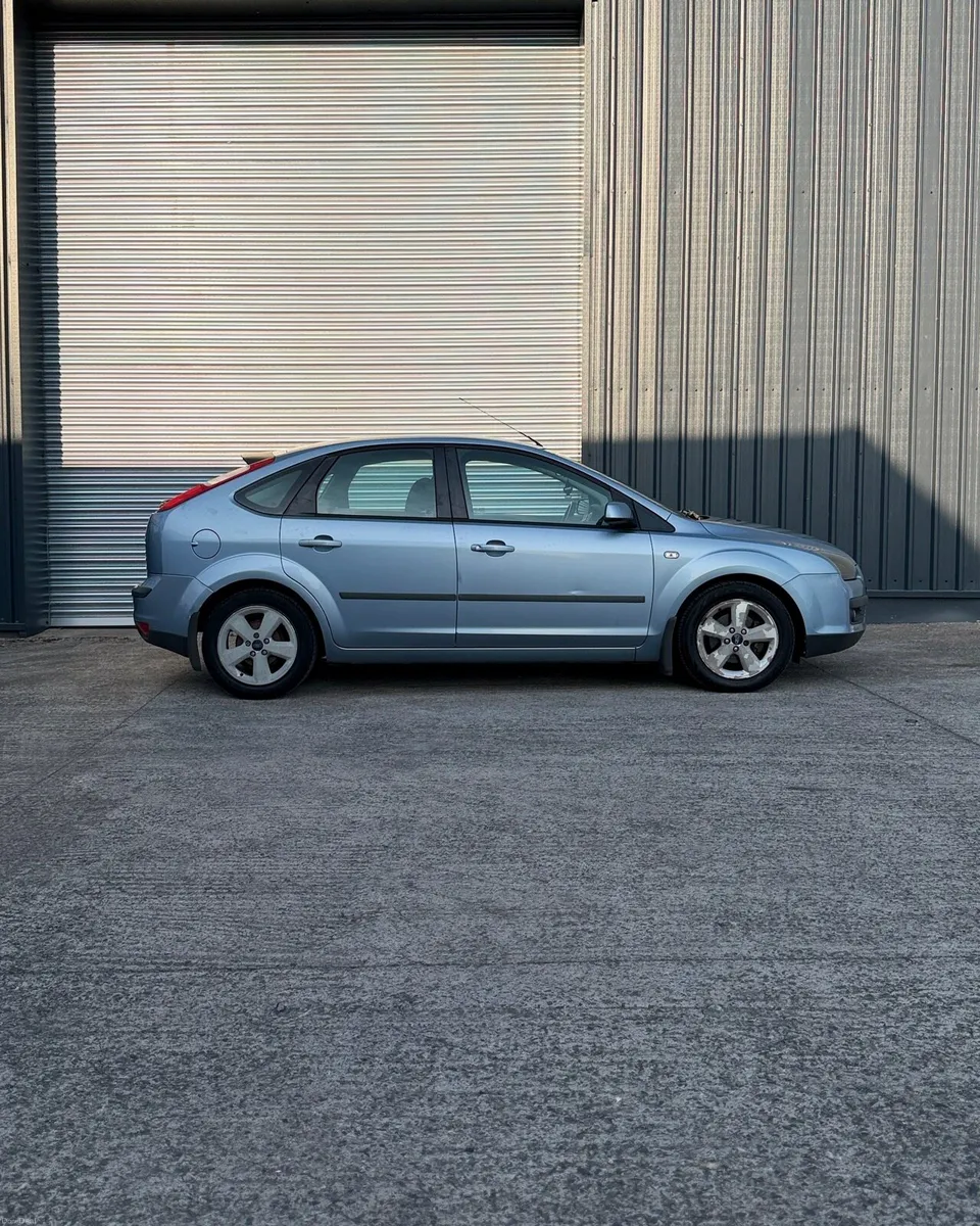 2005 Ford Focus - ZeTec - 1.6L - Image 4