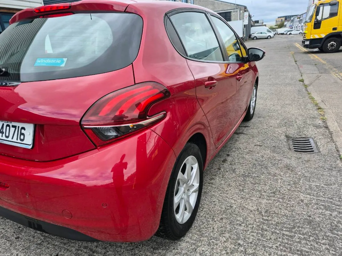 Peugeot 208 - Image 5
