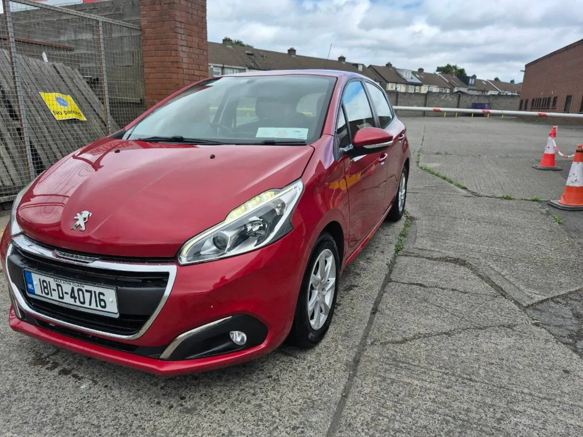 Peugeot 208 - Image 2