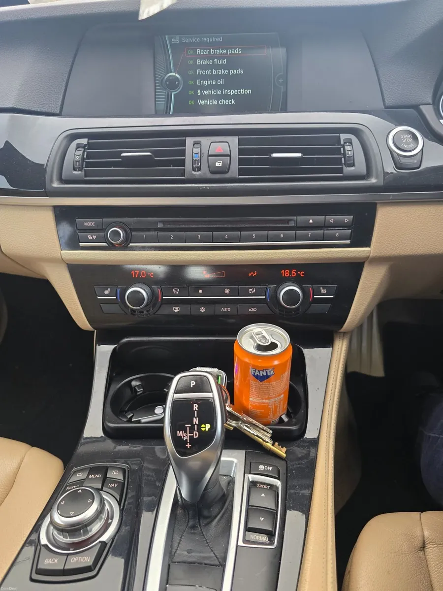 BMW 5-Series 2011 520d one owner last 10 years - Image 5